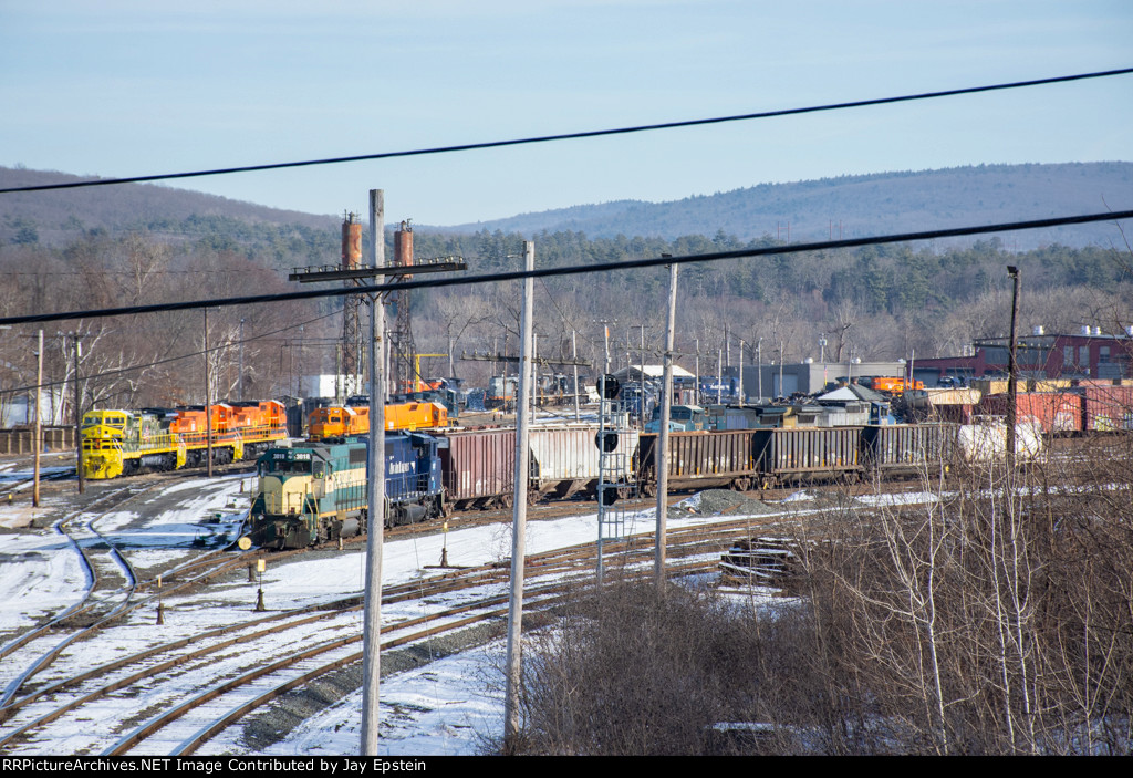 ED-9 begins to pull its train out of East Deerfield Yard 